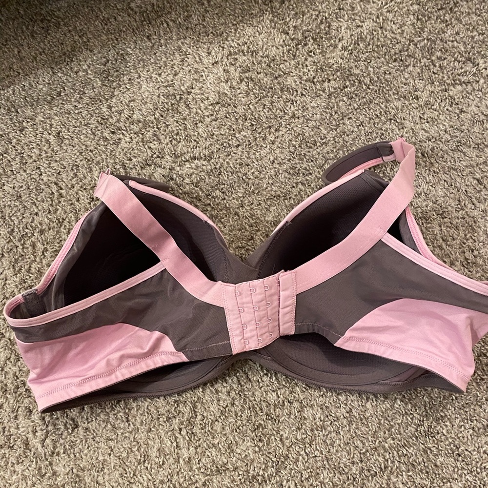 Sports bra - Picture 2 of 3